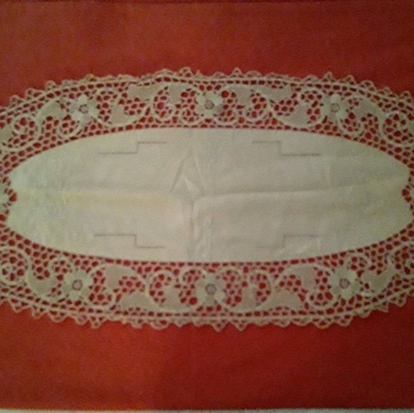 Vintage Linens Kitchen Vintage Oval Shape Table Runner Poshmark